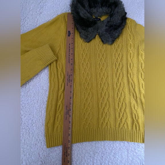 Lands’ End Cable-Knit Crewneck Women’s Sweater Collar faux fur, size M( 10/12) - Picture 5 of 10